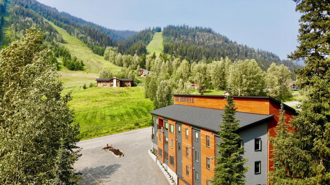 The Burfield Hotel Sun Peaks Buitenkant foto